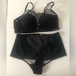 Black Lace Lingerie Set